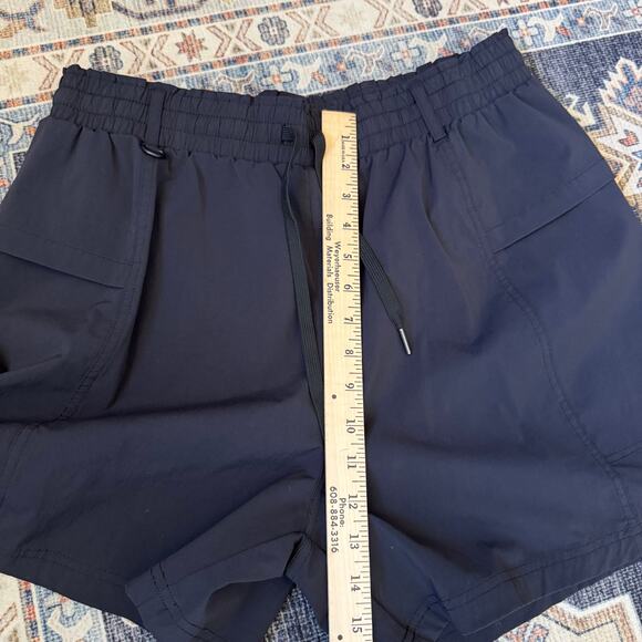 Halara Water Repellent High Waisted Belted Hiking Cargo Shorts Black Size Large - Picture 5 of 8